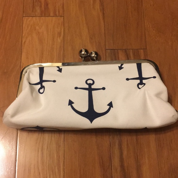 Clutch/crossbody - Picture 1 of 3